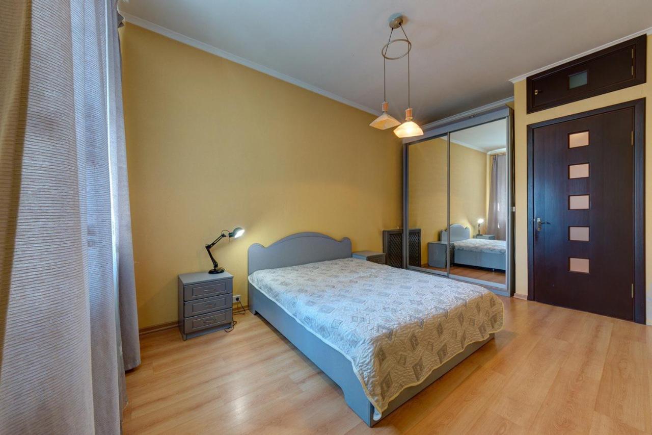 Apartments With Three Rooms On Shevchenko Blvd كييف المظهر الخارجي الصورة