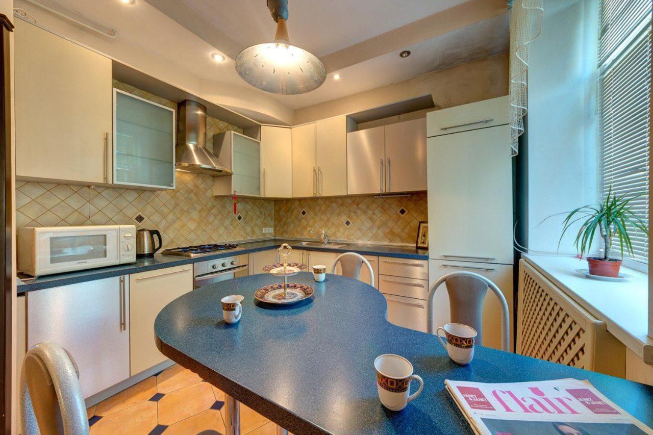 Apartments With Three Rooms On Shevchenko Blvd كييف المظهر الخارجي الصورة